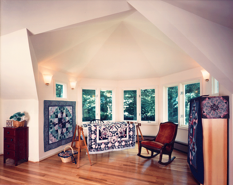 [Quilting Room Interior Photograph]